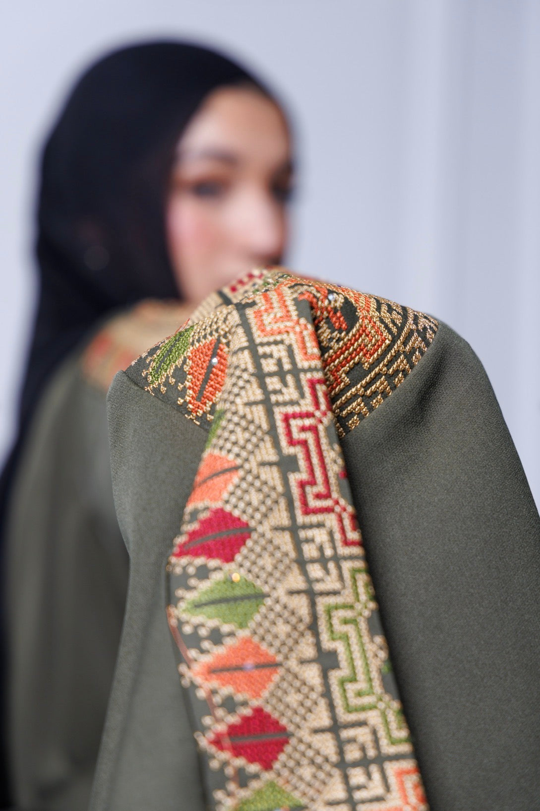 Shoulder Sleeve Thobe (crepe)